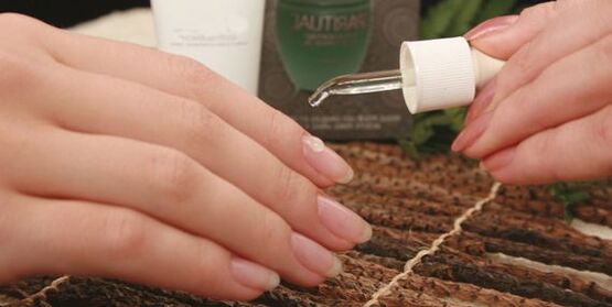 nail fungus treatment with essential oil