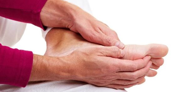 itchy feet due to a fungal infection